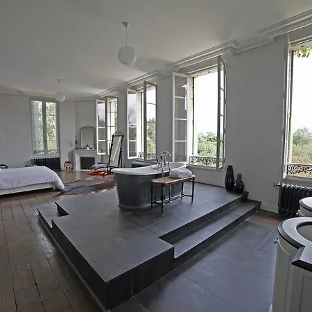 Alojamento de Acomodação e Pequeno-almoço Chateau Rambaud By Weekome *