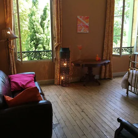Chateau Rambaud By Weekome Alojamento de Acomodação e Pequeno-almoço Génissac